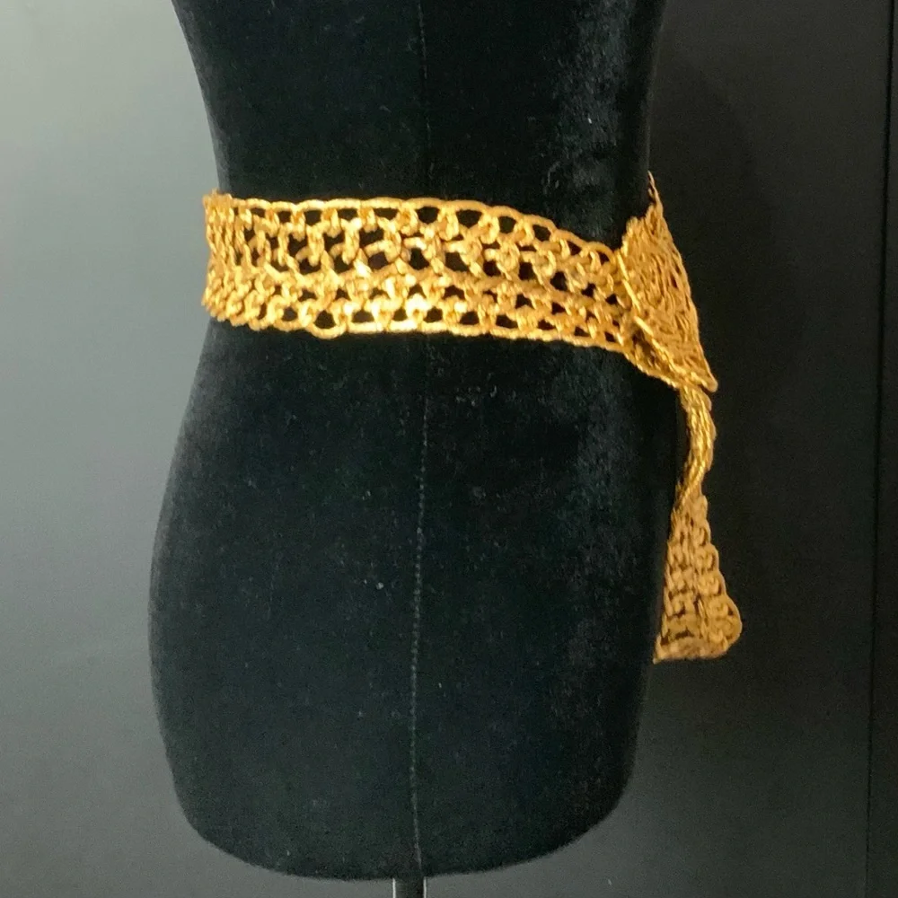 Vintage Gold Braided Wire Belt with Ornate Floral Buckle